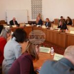 Ще има мерки към промяна на начина на оценяване, но това трябва да е свързано с новите програми, които се изготвят, каза министър Георги Вълчев