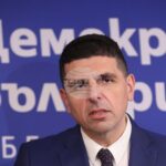 Защо не бе спасен контейнеровозът с 421 контейнера на борда, пита Ивайло Мирчев и отправя пет въпроса към управляващите
