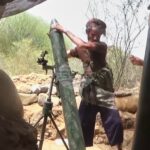 Ръководената от Саудитска Арабия коалиция в Йемен твърди, че е нанесла удари по пристанище Ходейда, а хусите, че са ударили Рияд