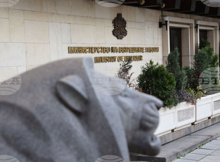 Получени са 64 сигнала за нарушаване на изборното законодателство до 19 октомври, 59 са за купуване на гласове, съобщиха от МВР