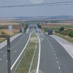 До 23 октомври движението в участък по път i 7 при пътен възел „Зимница“ на АМ „Тракия“ ще бъде двупосочно в една лента