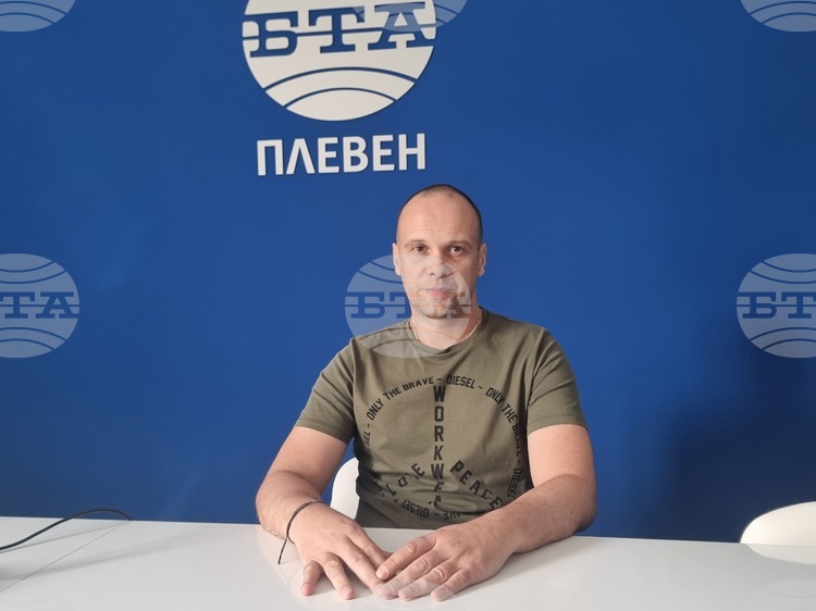 Изкуственият интелект ще се използва все повече, но трябва да се придобият умения, за да носи полза, смята учителят от Плевен Теодор Николов