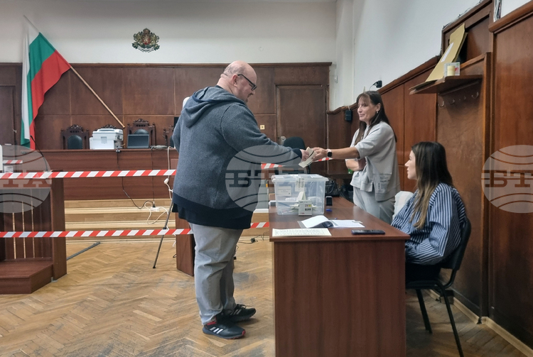 В Съдебната палата в Хасково тече повторното гласуване за членове на Висшия съдебен съвет от прокурорската квота