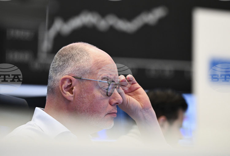 Със спадове на водещите индекси приключиха борсовите сесии в Европа, поскъпването на петрола и опасенията за френските финанси натежаха на пазарите