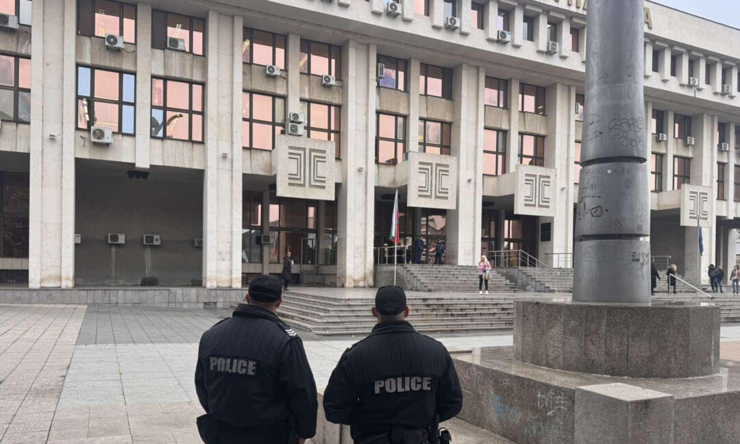 "Домашен арест" за кметовете на Сунгурларе и Белица