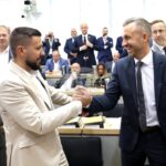 ОБНОВЕНА Депутат от АзГ бе избран за председател на регионалния парламент на Саксония Анхалт, отляво възроптаха и нарекоха това "пълен позор"