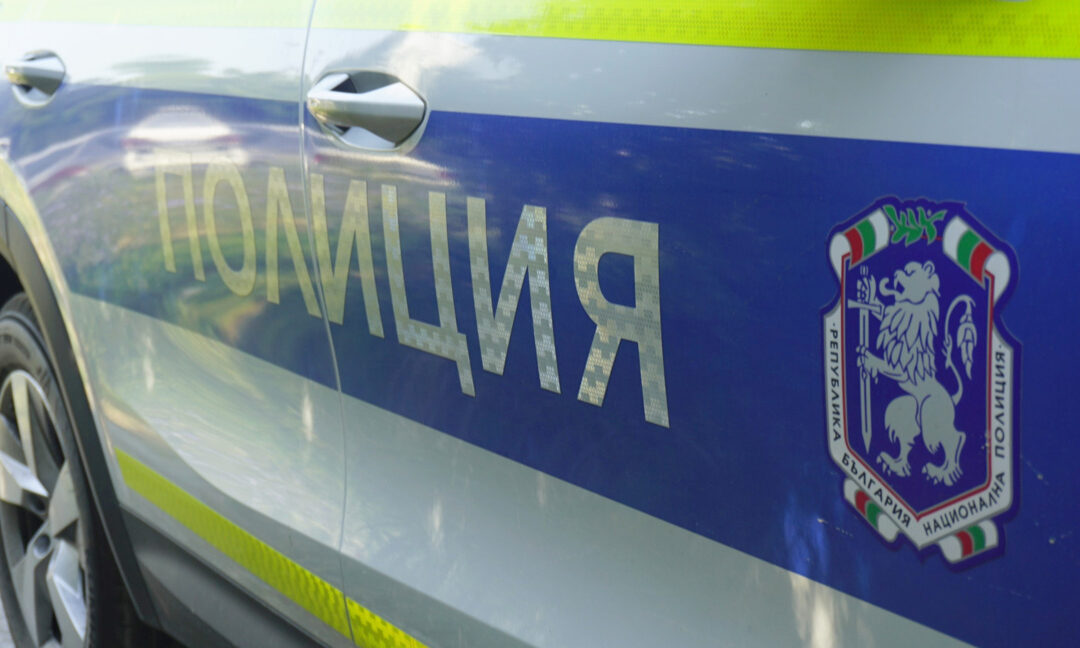 Мъж нападна служител с лютив спрей и открадна 375 евро в Дупница