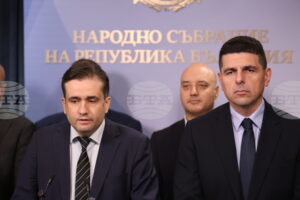 Ще обжалваме решението на ЦИК, че няма нарушение на изборните правила от Министерския съвет, заявиха от „Да, България"