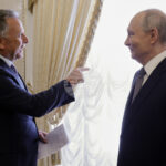 Вчерашната среща на американския пратеник Стив Уиткоф с Путин в Русия е водеща тема в западния печат