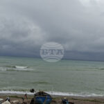 Румънските власти разследват причините за пожар на танкер в Черно море, не е ясно дали е бил поразен от дрон