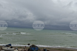 Румънските власти разследват причините за пожар на танкер в Черно море, не е ясно дали е бил поразен от дрон