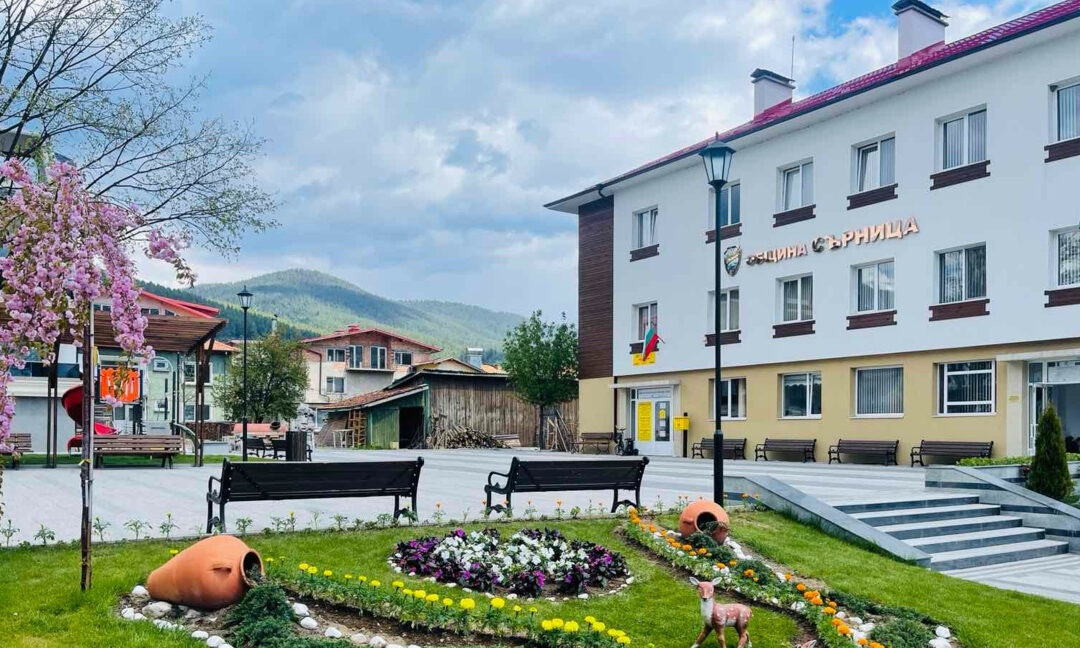 Едва 1/10 от избирателите дадоха вота си в община Сърница