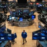 nasdaq се повиши в началото на търговията благодарение на ръста на акциите на „СпейсЕкс“ и „Тесла“
