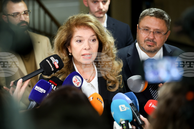 Илюзия е, че ако не гласуват гражданите, можем да променим нещо в страната, каза Илияна Йотова