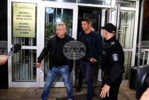 Служителят на НСО, участвал в инцидента с журналистката Соня Колтуклиева, беше изведен с белезници от Военно окръжната прокуратура