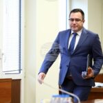 Няма да има увеличение на цената на тока и парното от 1 януари, заяви председателят на КЕВР Пламен Младеновски