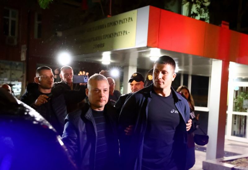 Повдигнаха обвинение на гарда от НСО, искат постоянното му задържане