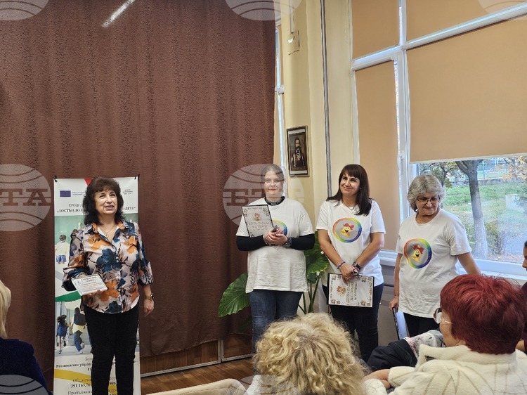 Възможностите за успешен преход от детската градина към училището обсъдиха на работна среща в Търговище